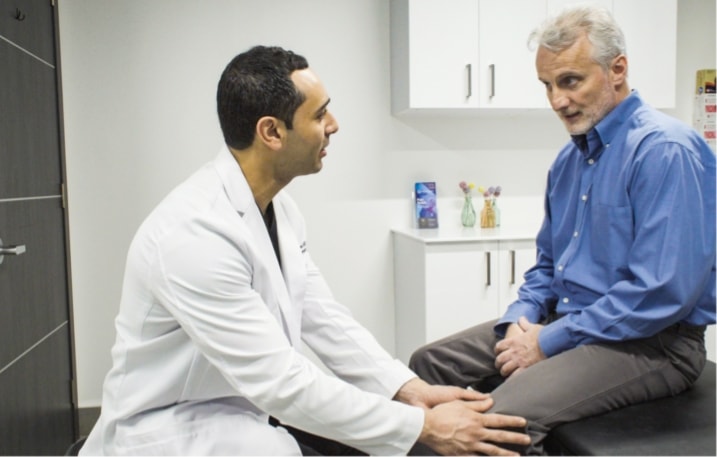 What are common bursitis knee symptoms, and what causes this common knee pain condition? At Pain Treatment Specialists, our expert knee pain doctors are able to properly diagnose your knee pain condition, and also craft a customized knee pain treatment plan. During your consultation, you’ll learn about what causes knee bursitis, and if your knee pain symptoms meet the criteria for this diagnosis.