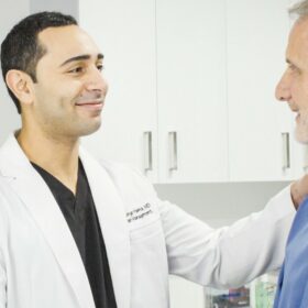 What is a knee doctor called? At Pain Treatment Specialists, this type of doctor is called an interventional pain doctor. A doctor specializing in joint disorders should also focus on treating conditions like rheumatoid arthritis with minimally invasive treatments. Knee replacement surgery should not be considered unless medically necessary.