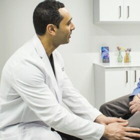 Not sure who to see for knee pain? Contact an interventional pain doctor for the most conservative treatments with highly-effective results. At Pain Treatment Specialists, our team of Harvard-trained knee pain doctors use cutting-edge knee pain treatments for osteoarthritis, jumper’s knee, tendonitis, and rheumatoid arthritis that produce long-lasting results.